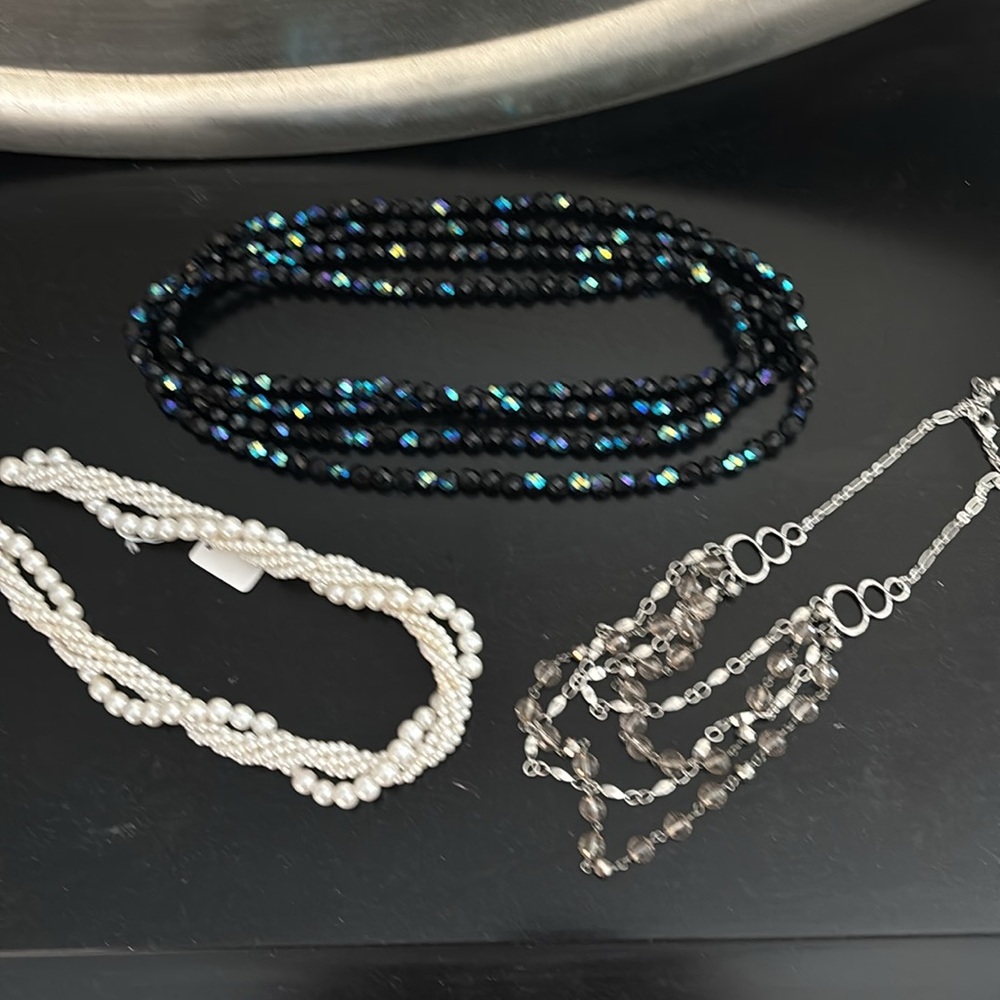 BUNDLE OF THREE ELEGANT BEADED NECKLACES